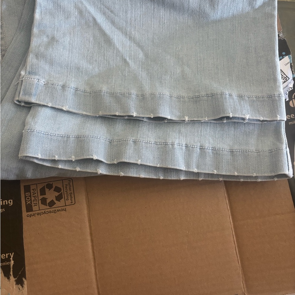 SPANX Pull-on High Rise Flare Jeans || Light Wash || Size Large - Picture 7 of 9
